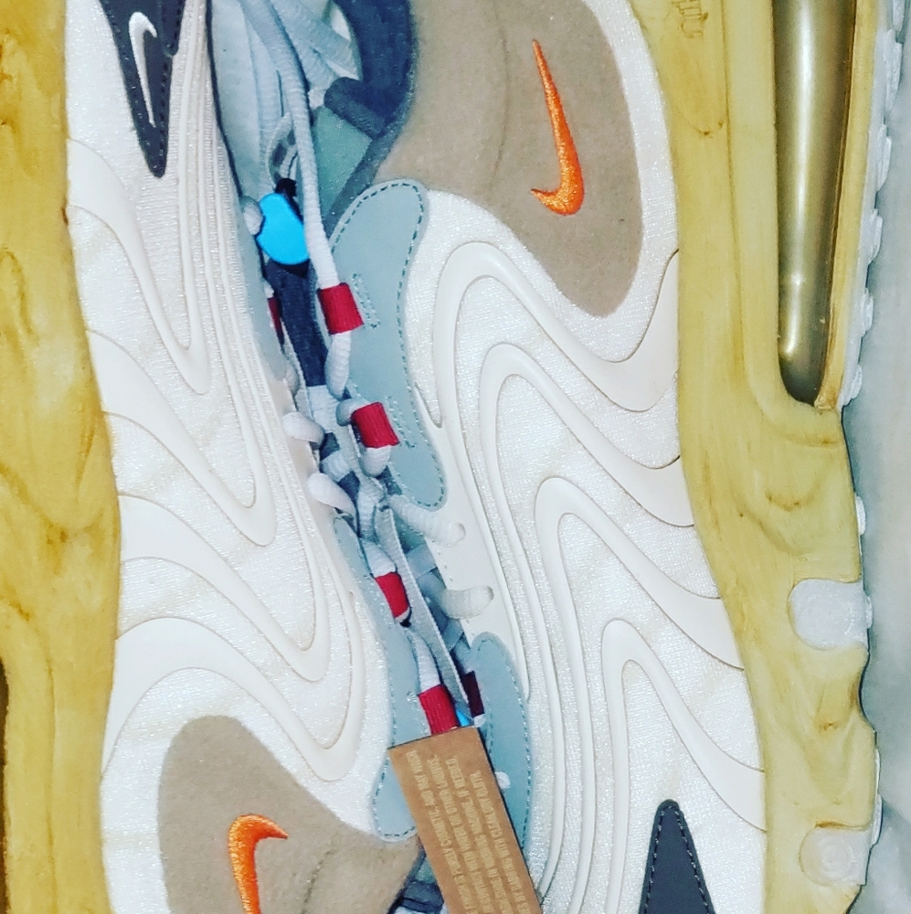 Travis Scott 270